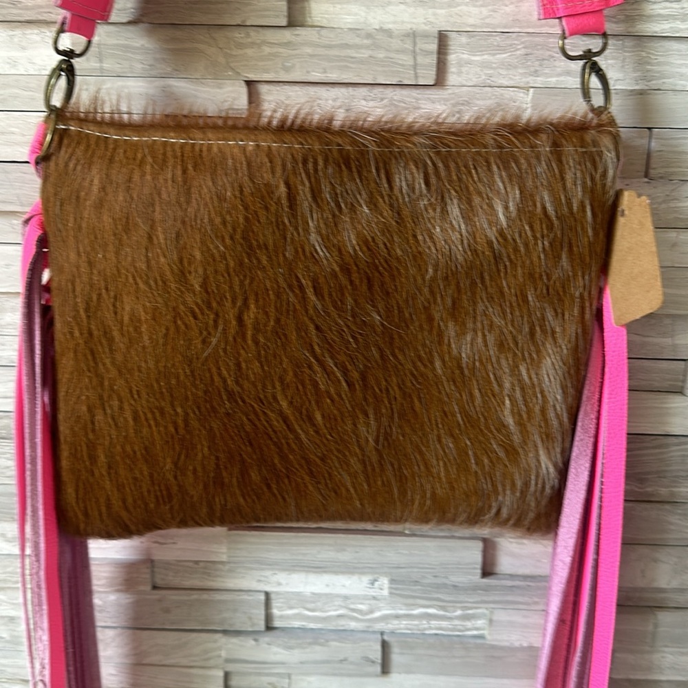 BEAUTIFUL GENUINE LEATHER  COWHIDE HANDBAG!